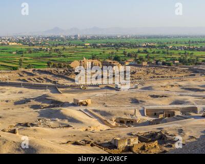 Luftaufnahme der Nekropole in Luxor, Ägypten Stockfoto