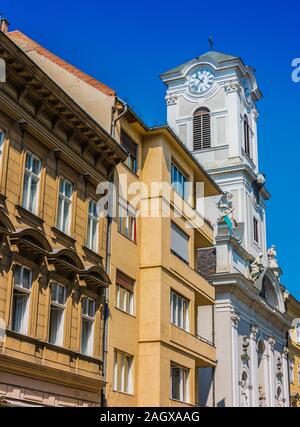 BUDAPEST, Ungarn - May 30, 2019: Berühmte Vaci Straße, der wichtigsten Einkaufsstraße in Budapest, Ungarn Stockfoto