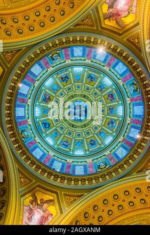 BUDAPEST, Ungarn - May 29, 2019: Innere der St. Stephans Basilika in Budapest, Ungarn Stockfoto