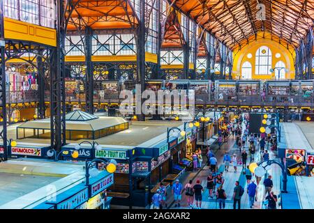 BUDAPEST, Ungarn - May 30, 2019: Große Markthalle oder die zentrale Markthalle in Budapest, Ungarn Stockfoto