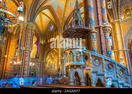 BUDAPEST, Ungarn - May 31, 2019: das Innere der Matthias Kirche auf dem Burgberg in Budapest, Ungarn Stockfoto