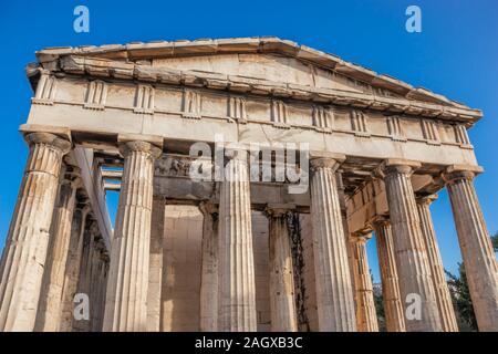 Der Tempel des Hephaistos oder hephaisteion oder früher als Theseion eine gut erhaltene Griechische Tempel. Es handelt sich um einen dorischen Peripteral-tempel und befindet sich unter Stockfoto