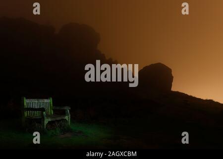 Kuh & Kalb Felsen in der Nacht in Ilkley, West Yorkshire Stockfoto