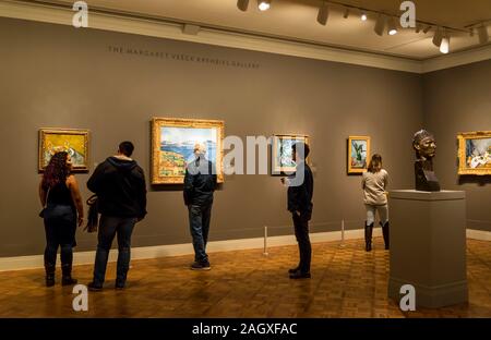 Besucher in Paul Cezanne Gemälde suchen, das Kunst Institut von Chicago, Chicago, Illinois, USA Stockfoto