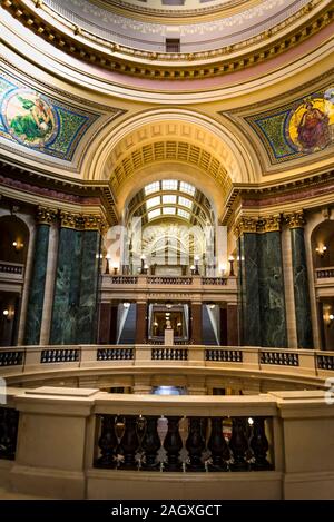 Wisconsin State Capitol, ein Beaux-Arts Gebäude im Jahr 2017 abgeschlossen, Madison, Wisconsin, USA Stockfoto