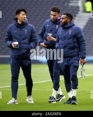 (Von links nach rechts) Tottenham Hotspur Heung-Min's Sohn, Dele Alli und Danny Rose die Tonhöhe vor der Premier League Spiel gegen Tottenham Hotspur Stadion, London prüfen. Stockfoto