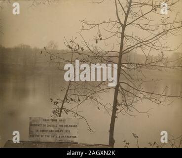 Antike c 1890 Foto, "Washington Crossing auf dem Delaware River oben Trenton, NJ", unterzeichnet in Bucks County, Pennsylvania gepostet von der Historischen Gesellschaft. Quelle: original Foto Stockfoto