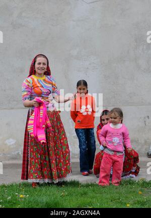 Junge Roma Familie in Rumänien Stockfoto