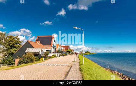 Land Holzhaus. Stockfoto