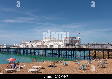 Palace Pier in Brighton, Großbritannien Stockfoto