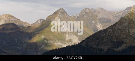 Herbst im Tal von Ossau Stockfoto