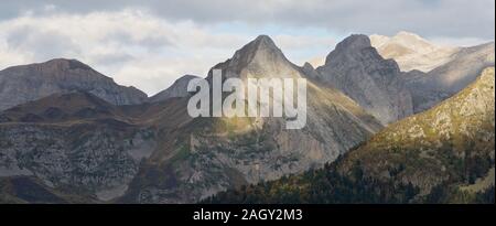 Herbst im Tal von Ossau Stockfoto