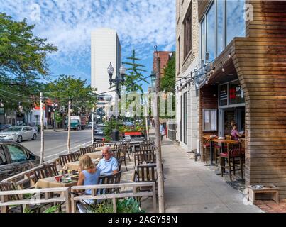 Restaurant im North Wells Street in der Altstadt, Chicago, Illinois, USA Stockfoto