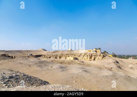 Blick auf das Äußere des modernen Imhotep Museum, das archäologische Museum in der Nekropole von Sakkara in der Nähe von Memphis, außerhalb von Kairo, Ägypten Stockfoto