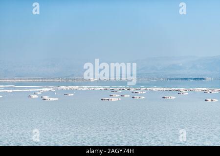 Salz Inseln im Toten Meer in Israel Stockfoto