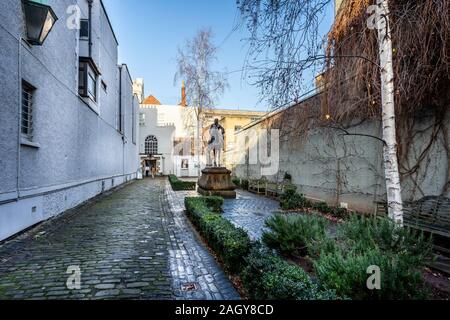 Das neue Zimmer - John Wesley's Chapel in Bristol, Avon, Großbritannien am 21. Dezember 2019 Stockfoto