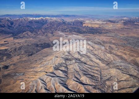 Rocky Mountains, Oquirrh Bereich Luftaufnahmen, Wasatch Front Rock aus dem Flugzeug. South Jordan, West Valley, Magna und Herriman, von der Großen Salz See U Stockfoto