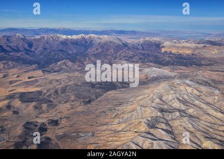 Rocky Mountains, Oquirrh Bereich Luftaufnahmen, Wasatch Front Rock aus dem Flugzeug. South Jordan, West Valley, Magna und Herriman, von der Großen Salz See U Stockfoto