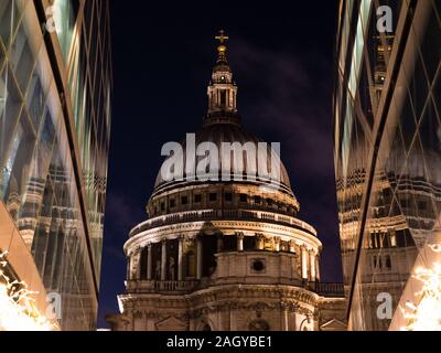 Die St Paul's Kathedrale, Nacht, London, England, UK, GB.