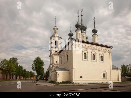 Kirche von Smolensk Ikone der Mutter Gottes in Susdal. Antike russische Fünf-gewölbte Kirche wurde um 1700 erbaut. Suzdal, Goldener Ring Russlands Stockfoto