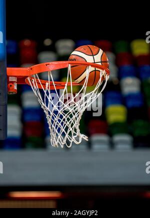 London, Großbritannien. 22 Dez, 2019. London Lions Score während der BBL Championship Match zwischen London und Sheffield Lions die Haie am Kupfer, Arena, London, Vereinigtes Königreich, am 22. Dezember 2019. Foto von Phil Hutchinson. Nur die redaktionelle Nutzung, eine Lizenz für die gewerbliche Nutzung erforderlich. Keine Verwendung in Wetten, Spiele oder einer einzelnen Verein/Liga/player Publikationen. Credit: UK Sport Pics Ltd/Alamy leben Nachrichten Stockfoto