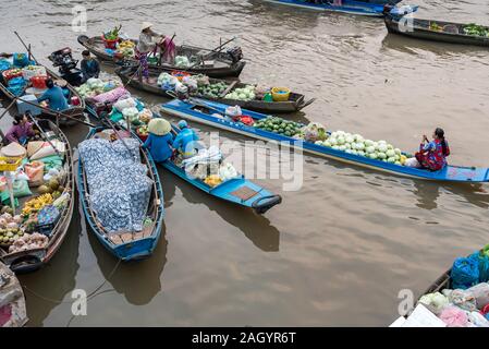 Can Tho, Vietnam . Februar 11, 2018. Phong Dien schwimmender Markt sehr berühmt im Mekong Delta Stockfoto