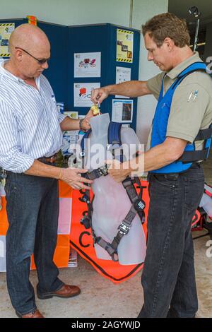 Hollywood Florida, South Florida Safety Expo, US Department of Labor, al Safety & Health Administration, Aussteller, Sicherheit, Mann Männer, FL100515211 Stockfoto
