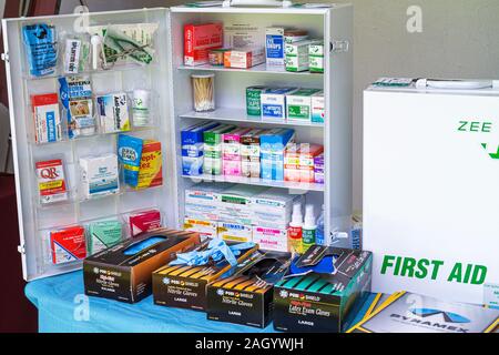Hollywood Florida, South Florida Safety Expo, US Department of Labor, Occupational Safety and Health Administration, Aussteller, erste Hilfe, Kit, Box, Produkte, Stockfoto