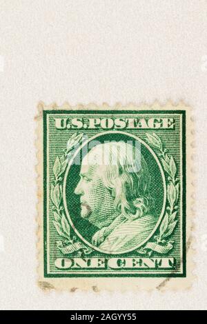 Grün 1 Cent USA Briefmarke mit Benjamin Franklin, der ersten Postmaster General. 1908-11 ausgestellt. Portrait im Profil mit kopieren. Stockfoto