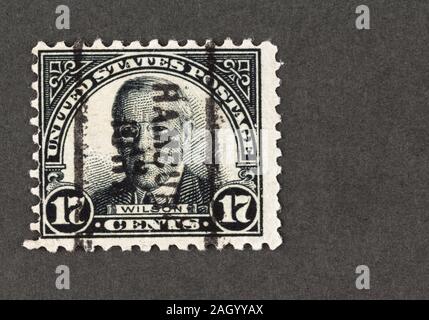 Black 1925 US postage stamp featuring Woodrow Wilson, the 28th President of the United States of America, with copy space. Scott # 623, Stockfoto