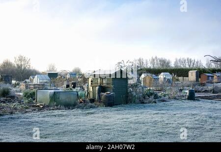 Zuteilung Grundstücke an einem frostigen Morgen. Stockfoto