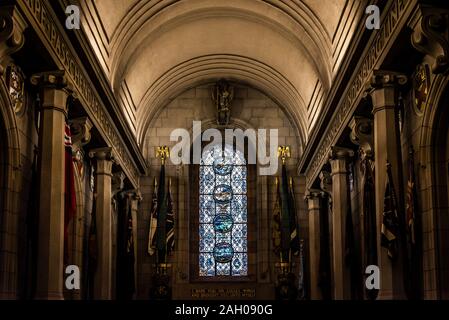 EDINBURGH, Schottland, 15. Dezember 2018: das Innere des schottischen National War Memorial, von einigen der feinsten Künstlern und Kunsthandwerkern, die Stockfoto