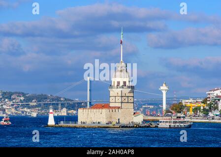 Jungfernturm (Leander's Tower), ein Turm auf einer kleinen Insel in der Nähe von Uskudar in Istanbul, Türkei Stockfoto