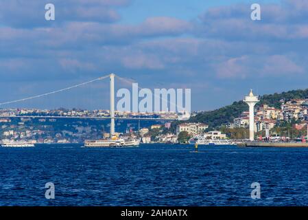 Bosporus-Brücke (15. Juli Martyr-Brücke), eine Brücke über die Bosporus-Straße in Istanbul, Türkei Stockfoto