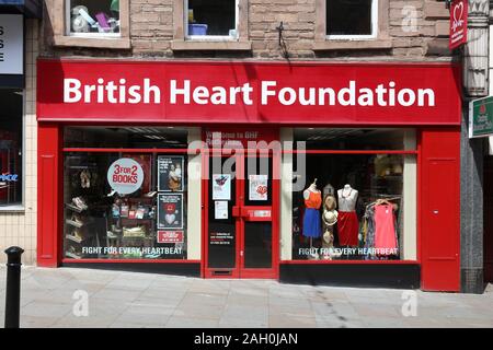 ROTHERHAM, Großbritannien - 10 JULI 2016: British Heart Foundation in Rotherham, Großbritannien. Die Nächstenliebe hat rund 700 Geschäfte in Großbritannien. Stockfoto