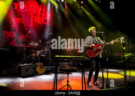 LONDON, ENGLAND: Rolling Stones Gitarristen Ronnie Wood führt während seines 'Mad Kop: ein Tribut an Chuck Berry" zeigen im Shepherds Bush Empire. Mit: Ronnie Wood Wo: London, Großbritannien Wann: 21. November 2019 Credit: Neil Lupine/WANN Stockfoto