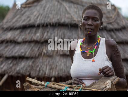 Porträt einer Frau, Larim Stamm Boya Berge, Imatong, South Sudan Stockfoto