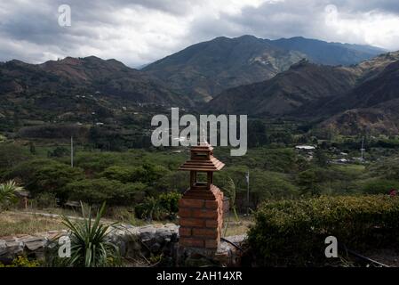 Vilcabamba ist bekannt als das Tal der Langlebigkeit für Menschen, die sehr alt werden. Es liegt in den Anden Ecuadors. Stockfoto