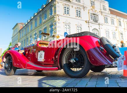OLDENBURG, Deutschland - 25. MAI 2019: Retro Automarke MG, Oldtimer Treffen Oldenburg. Mit selektiven Fokus Stockfoto