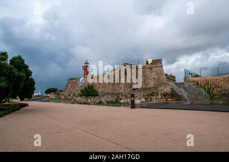 Der Leuchtturm im Fort von Santa Catarina, Figueira da Foz, Portugal Stockfoto