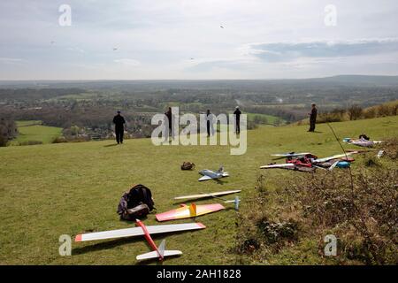 Flugmodell Flugzeuge, die in Reigate Hill auf die North Downs in Surrey, England - flugmodell Club - Hobby - Wochenende Zeitvertreib Stockfoto