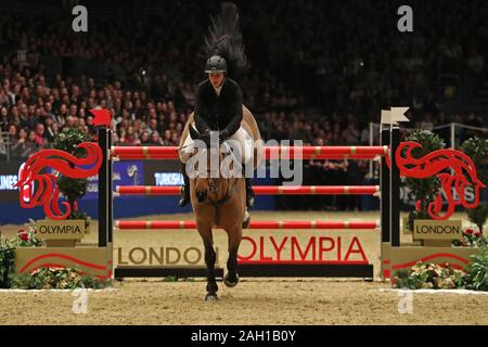 LONDON, ENGLAND - 22. Dezember Holly Smith Fahrten Herzen Schicksal während der Turkish Airlines Olympia Grand Prix in Olympia, London am Sonntag, den 22. Dezember 2019. (Credit: Jon Bromley | MI Nachrichten) Stockfoto