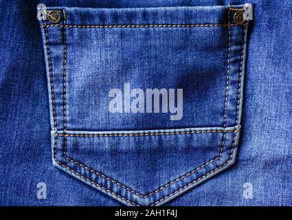 Dark Blue Jeans Denim wieder leeren Tasche Textur Hintergrund schliessen. Stockfoto