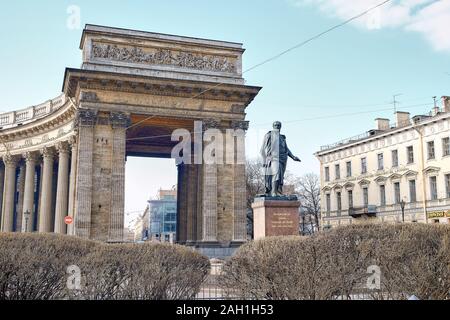 Sankt Petersburg, Russland - 11 April, 2015: Die Landschaft der Kasaner Kathedrale im Stadtzentrum von St. Petersburg, Russland Stockfoto