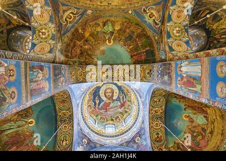 Sankt Petersburg, Russland - 13 April 2015: Der Innenraum der Kirche des Erlösers auf Blut im Stadtzentrum von Saint Petersburg, Russland Stockfoto