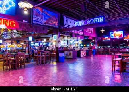 Innenräume der ein Restaurant und eine Bar in Fort Worth Stockyards, einem historischen Viertel, die in Fort Worth, Texas, USA befindet. Stockfoto