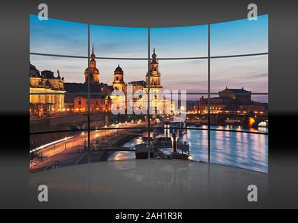 Blick auf die Elbe am Terrassenufer und Bruehls Terrasse bei Nacht, Dresden, Sachsen, Deutschland, Europa Stockfoto