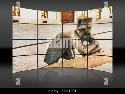 Die Skulptur der napoleonischen Soldaten am Hauptplatz von Bratislav, Slowakei, Europa Stockfoto