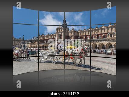 Pferdekutschen warten auf Touristen auf dem Krakauer Hauptmarkt (Rynek Glowny), Krakau, Kleinpolen, Polen, Europa Stockfoto