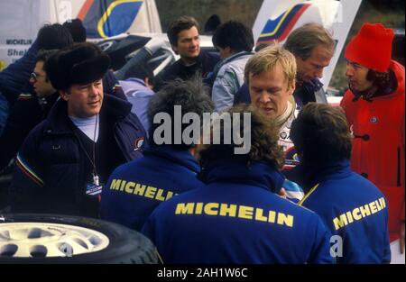 Ari Vatanen Gewinner des 1985 Rallye Monte Carlo, das Fahren eines Peugeot 205 Turbo 16. Stockfoto